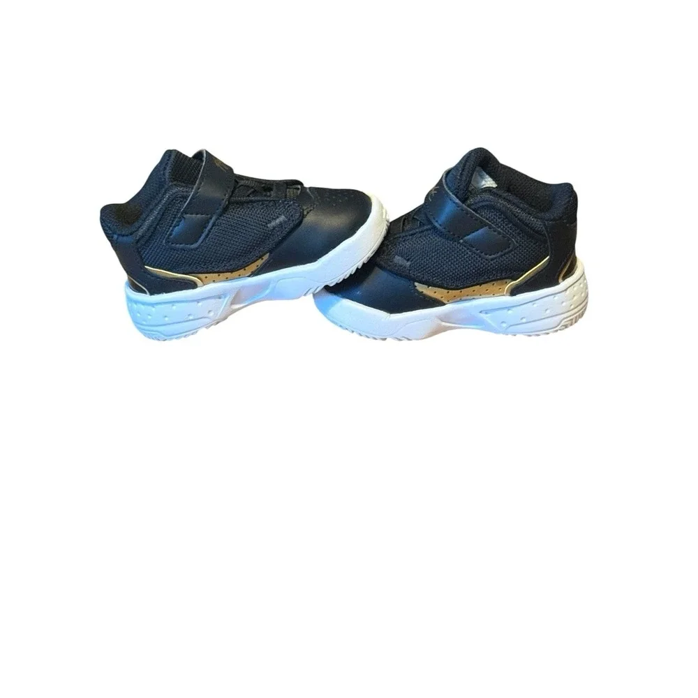 Nike Jordan Max Aura 4 University Black And Gold TD Size 4c -NWOB